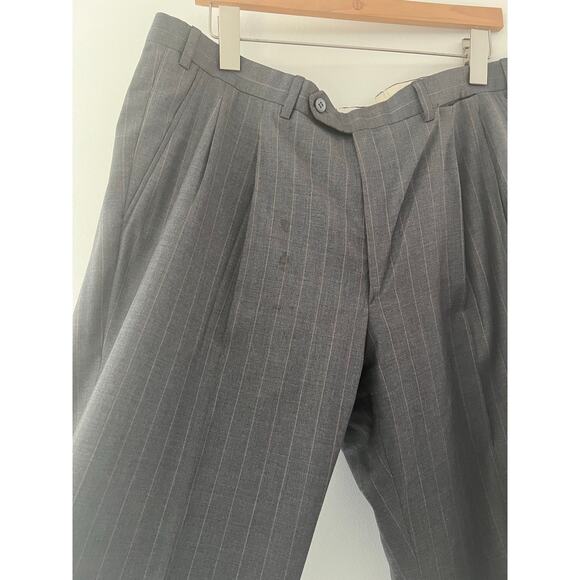 Brioni Pinstripe 2 Piece Wool Suit Charcoal Gray Made in Italy Size 44 38 US - Picture 6 of 12